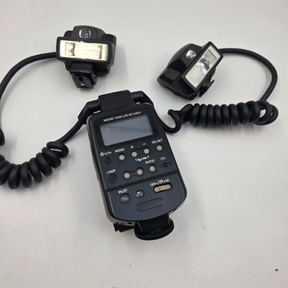 Canon Macro Twin Lite MT-24EX Digital SLR Camera Flash Made in Japan 004650 T3